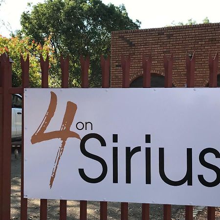 Отель 4 On Sirius Полокване Экстерьер фото