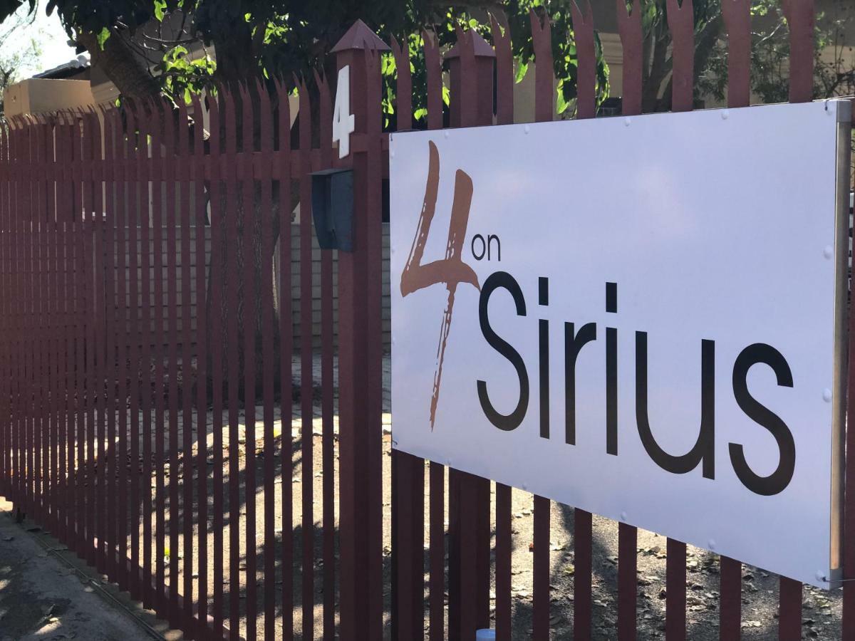 Отель 4 On Sirius Полокване Экстерьер фото